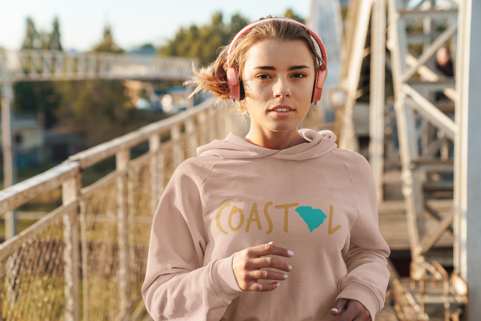 Coastal South Carolina Sand & Surf Vibes Women’s Cropped Hoodie